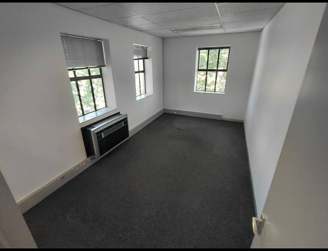 405M² OFFICE TO LET IN BRYANSTON